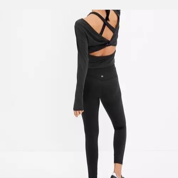 Gapfit breathe open back twist top ❣️ - Picture 5 of 6